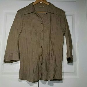 5/$25 Tan colored button up, 3/4 length sleeve shirt